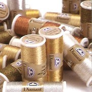 380 FILO RICAMO LAME' DIAMANT rot.6x35mt