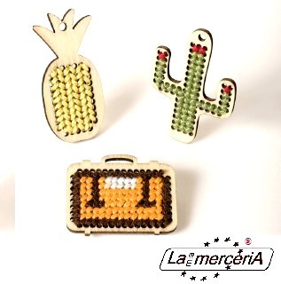 BIJOUX IN LEGNO DA RICAMARE 4pz VAR.2